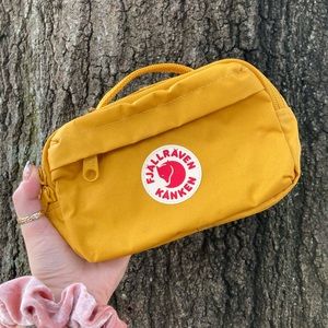 Kanken Hip Pack in Ochre